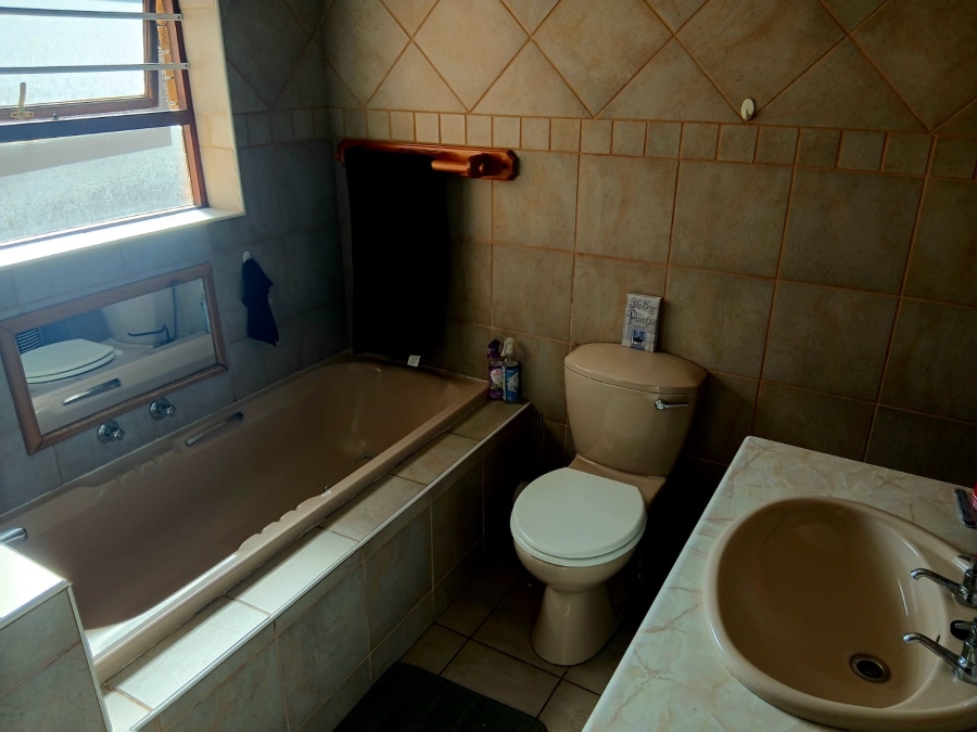 To Let 3 Bedroom Property for Rent in Dana Bay Western Cape
